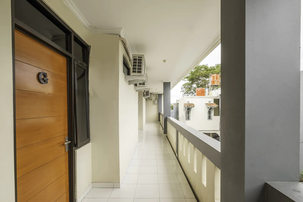 Sutanto Guest House by OYO Rooms