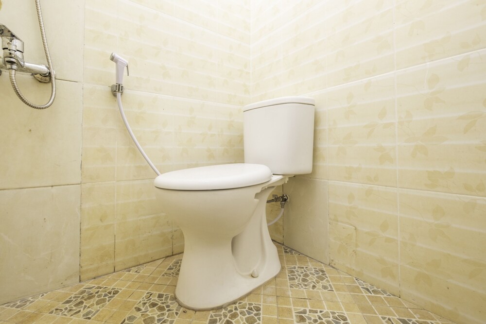 Sutanto Guest House by OYO Rooms