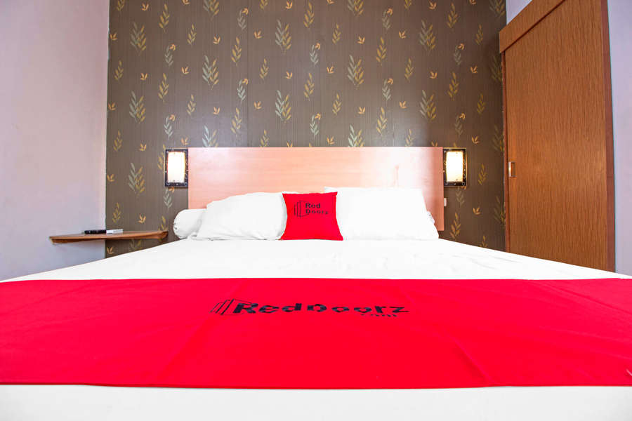 Reddoorz Syariah Near Btc Fashion Mall