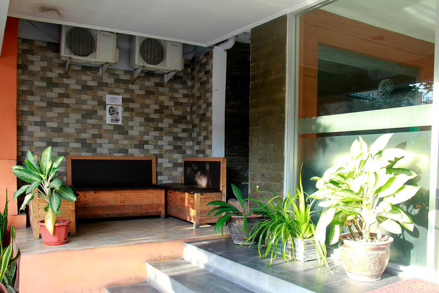 Reddoorz Syariah Near Btc Fashion Mall