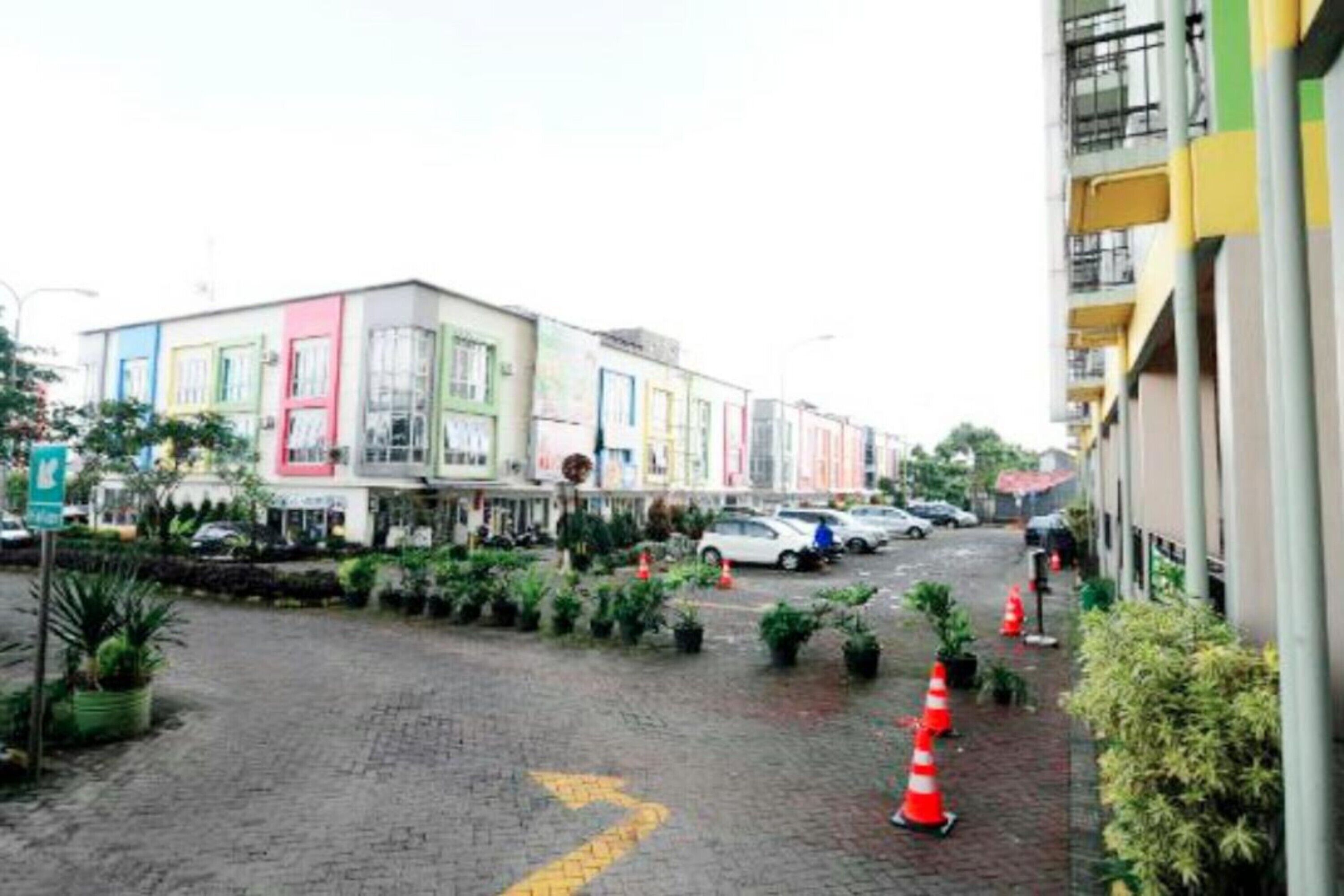 The Suites Metro Apartment By Interindo By Oyo