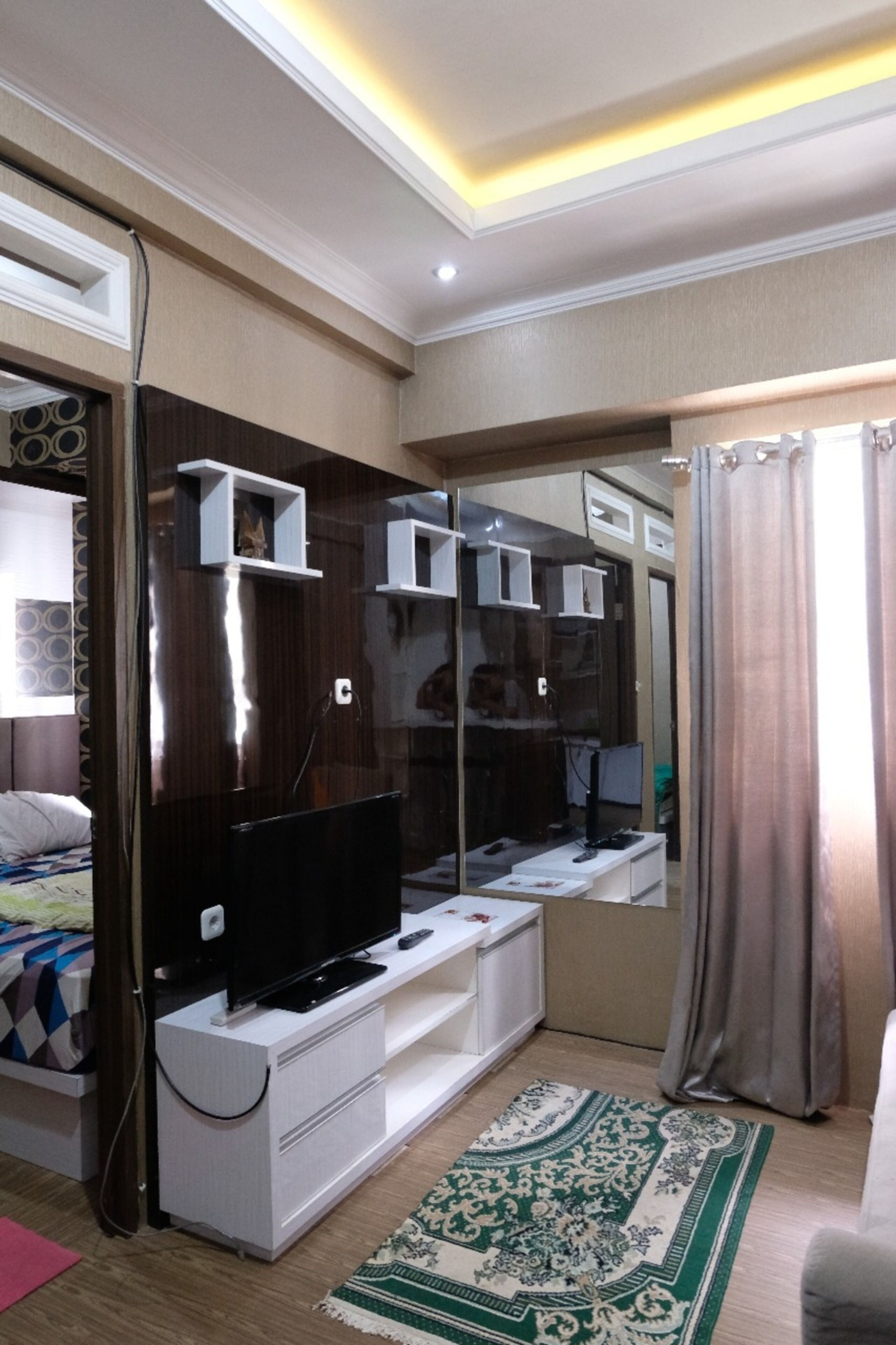 The Suites Metro Apartment By Zaky