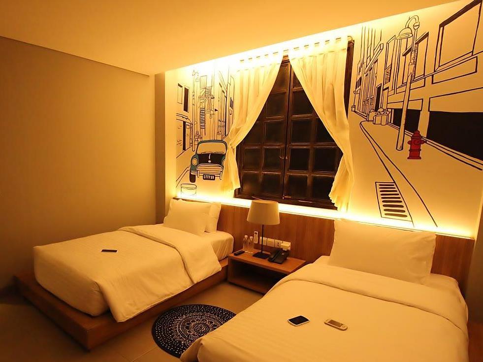 Triple Seven Hotel