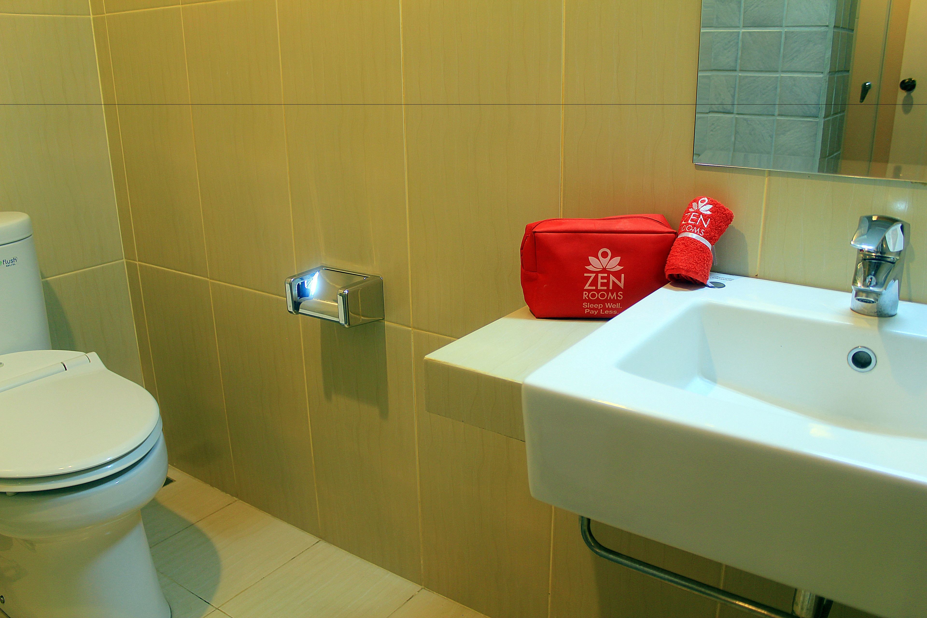 U Village Hotel & Villa by ZEN Rooms