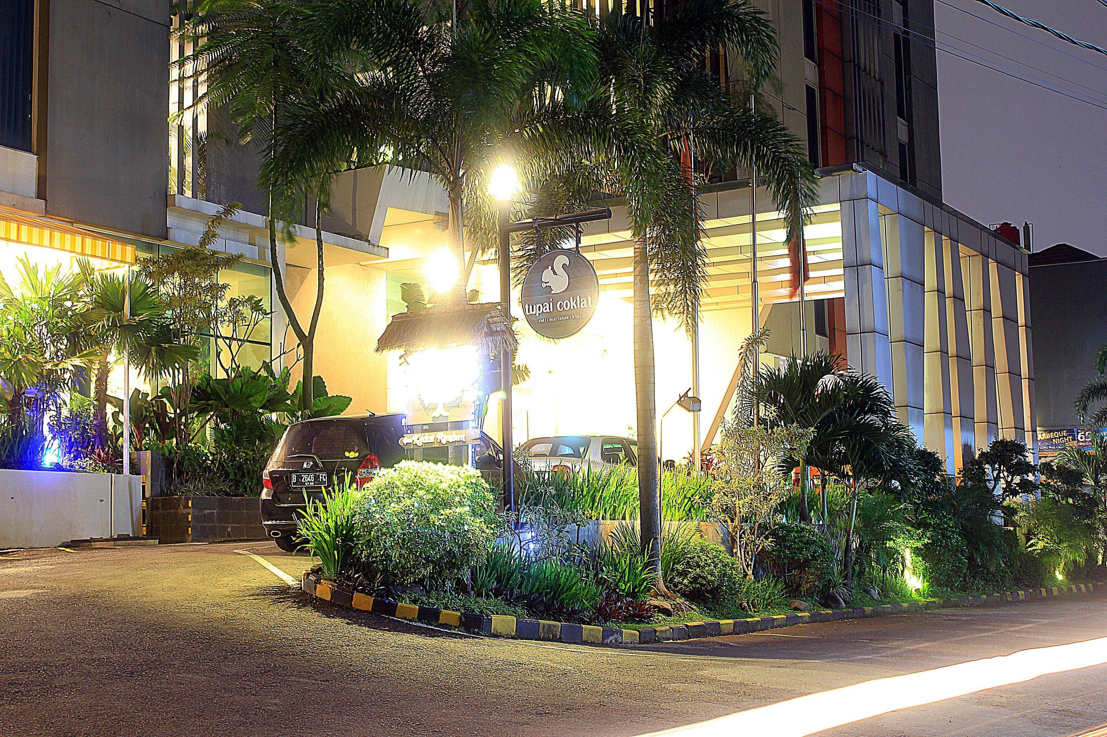 V Hotel & Residence by ZEN Rooms