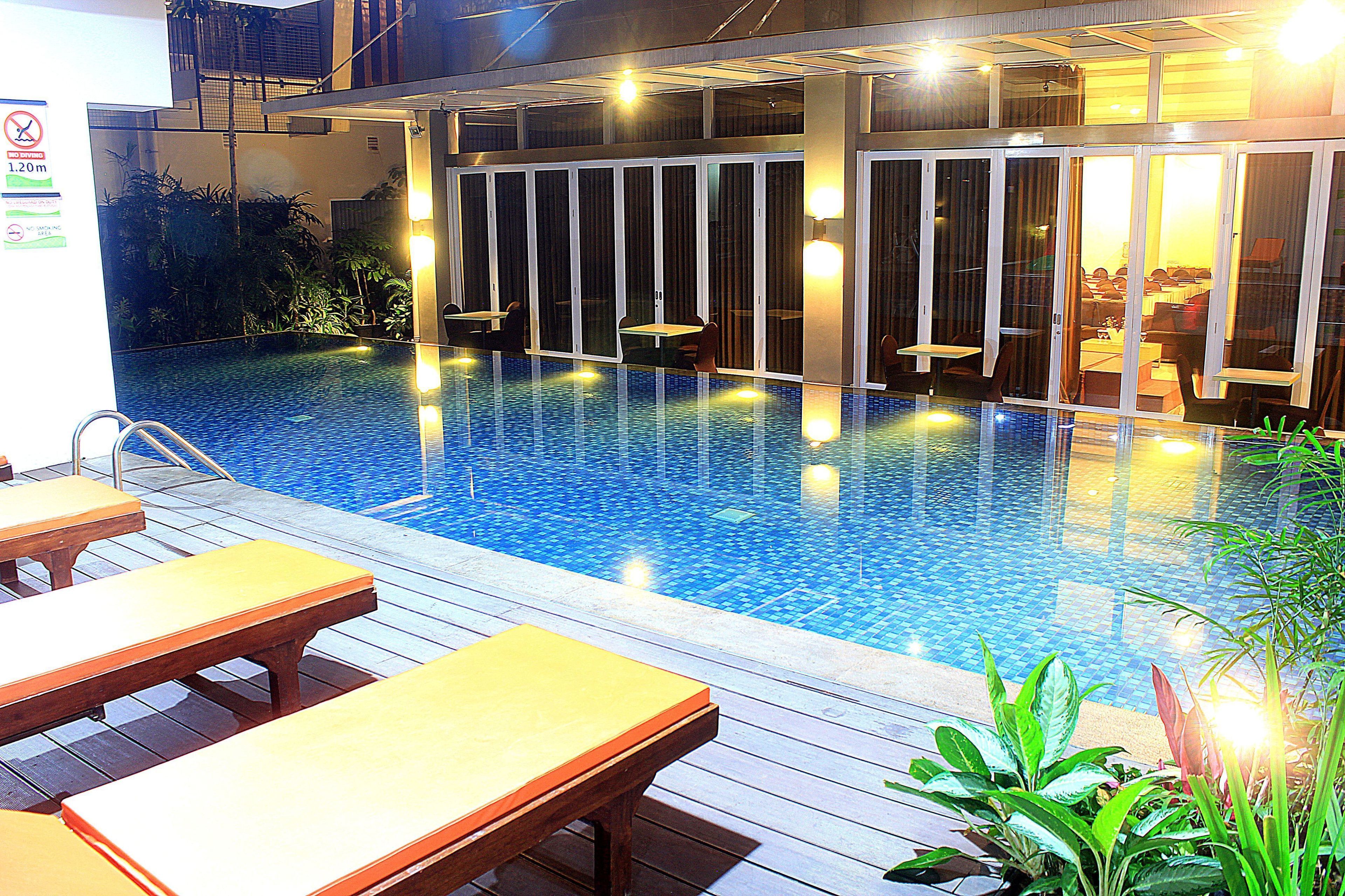 V Hotel & Residence by ZEN Rooms