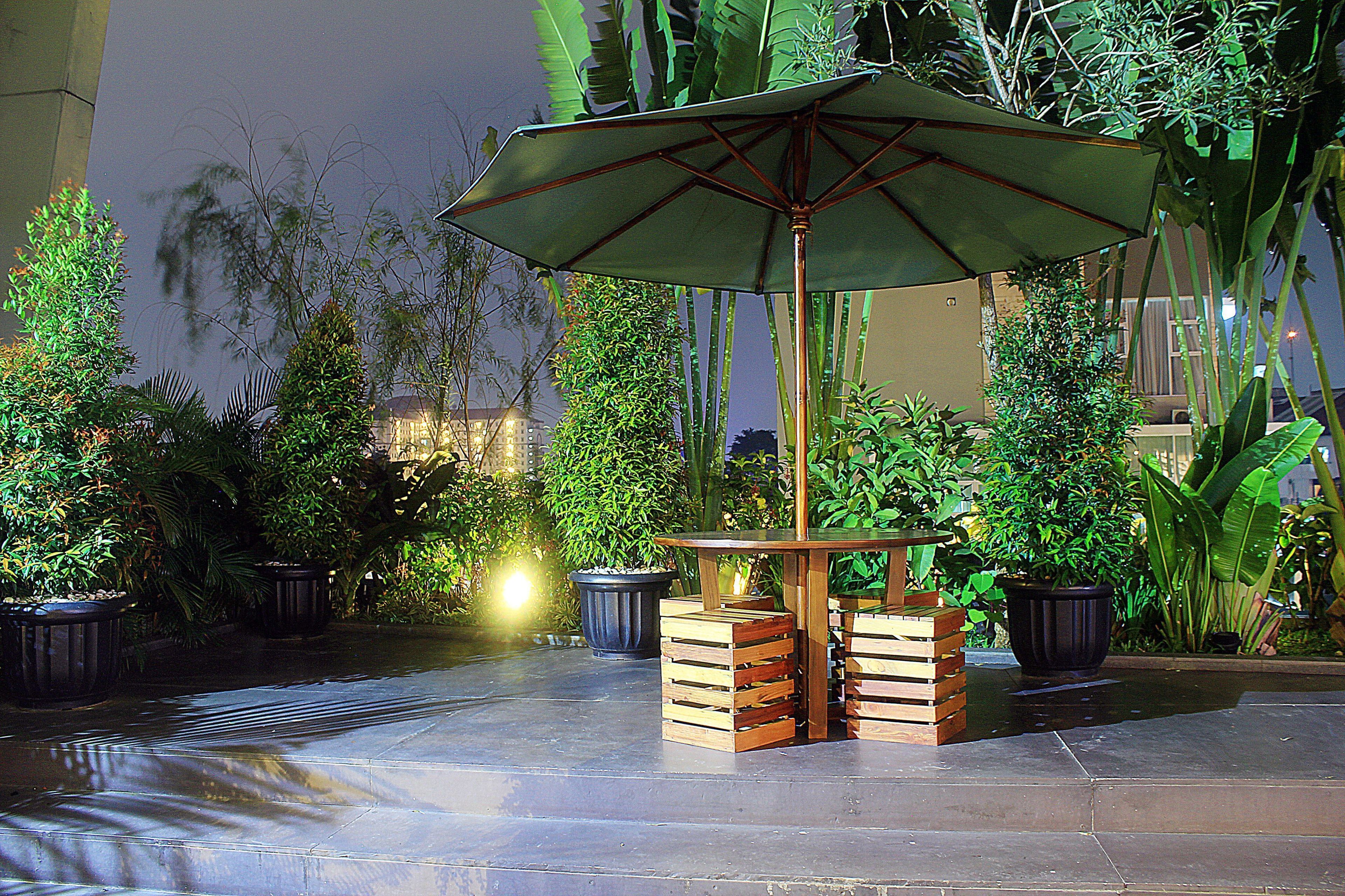 V Hotel & Residence by ZEN Rooms