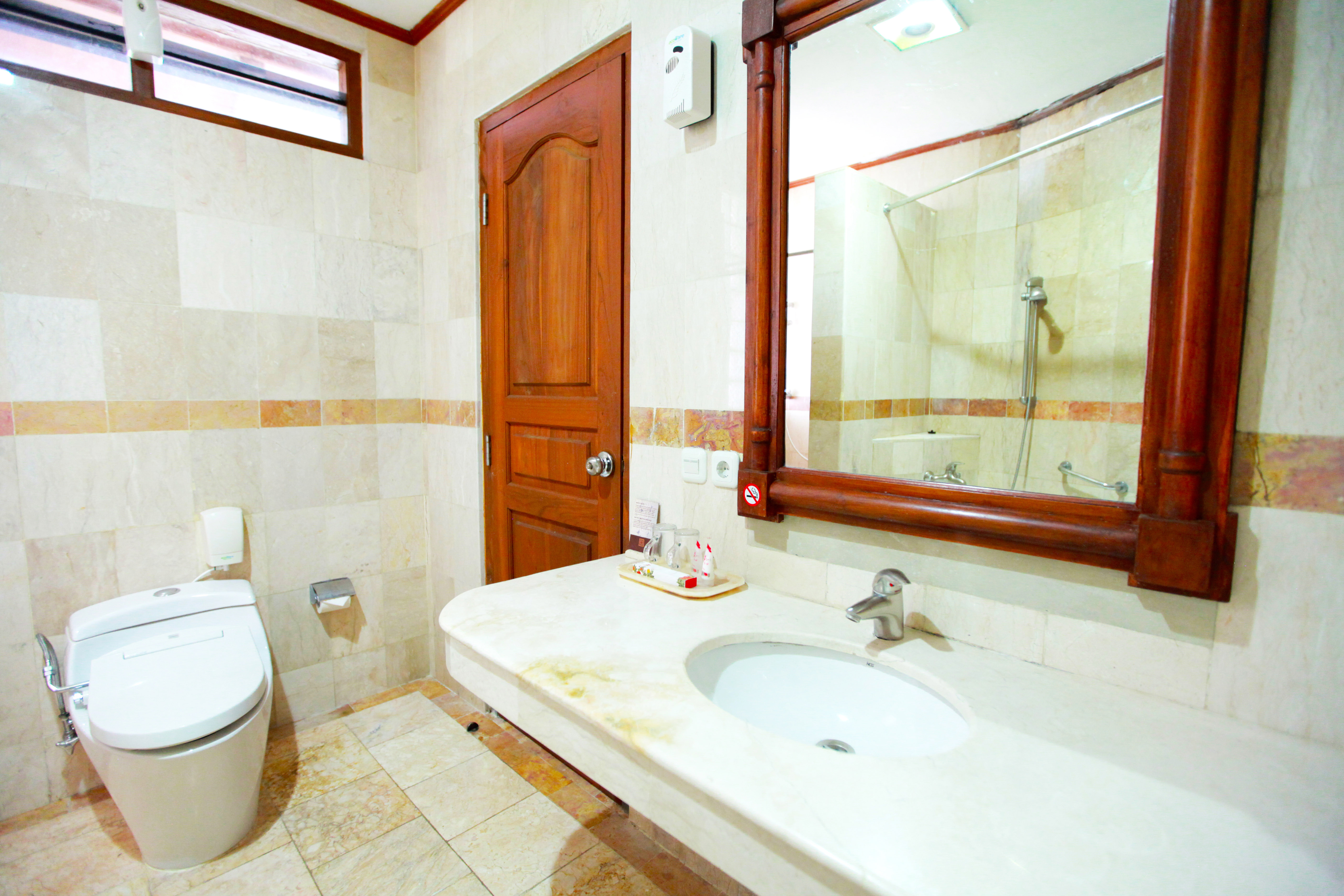 Wismajoglo Hotel by OYO Rooms