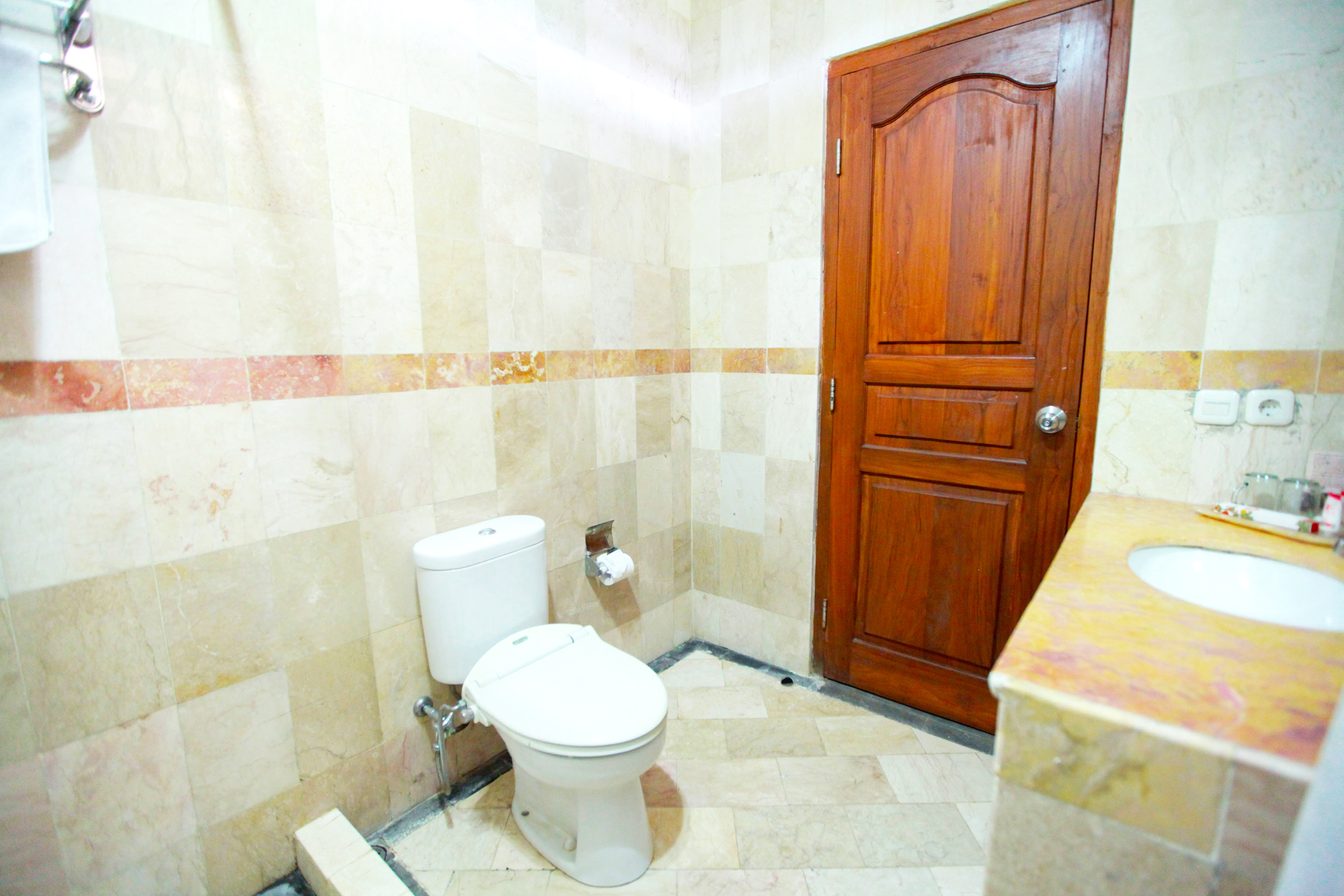 Wismajoglo Hotel by OYO Rooms