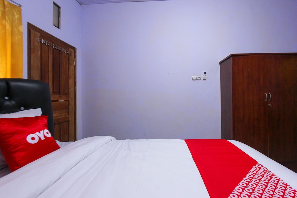 A. Yani 95 Residence by OYO Rooms