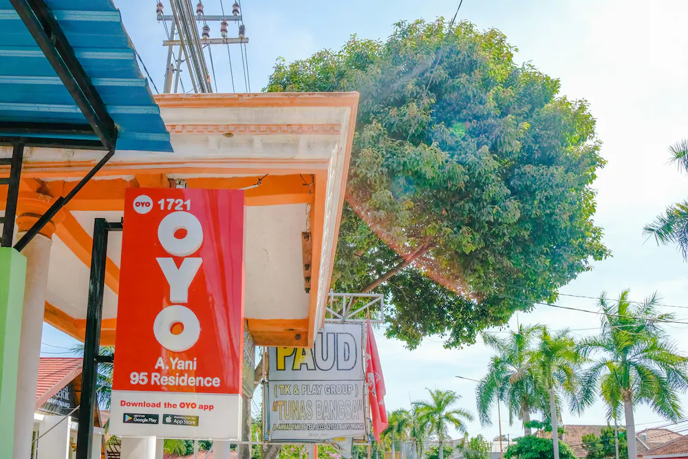 A. Yani 95 Residence by OYO Rooms