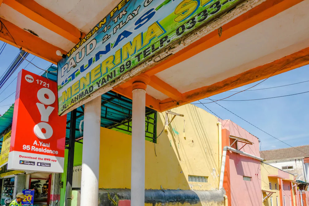 A. Yani 95 Residence by OYO Rooms