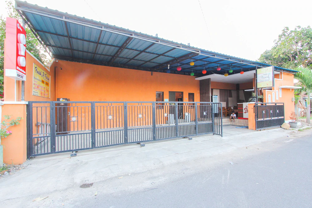 Al Firdausi Residence by OYO Rooms