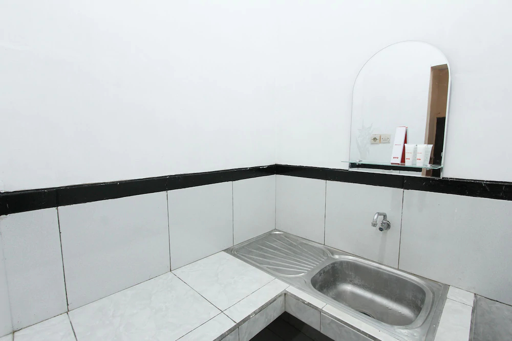 Al Firdausi Residence by OYO Rooms