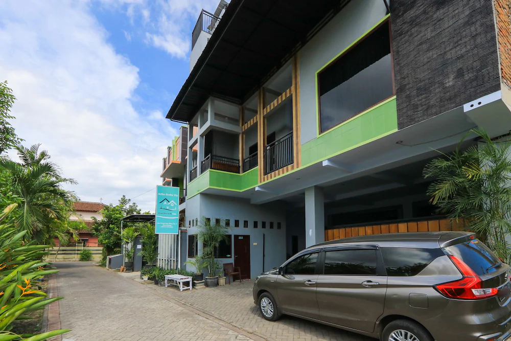 Artha Graha Vip by OYO Rooms