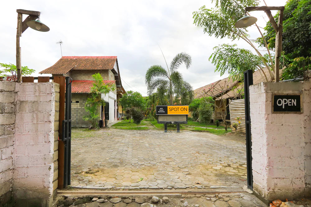 SPOT ON 2431 Azizah Homestay