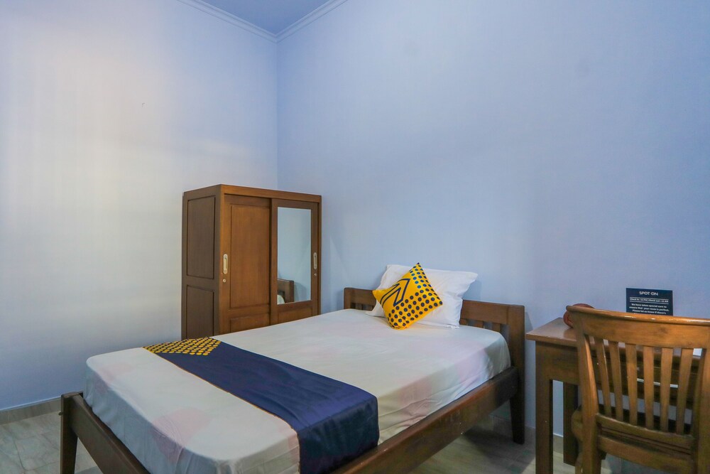 Beta Family Residence by OYO Rooms