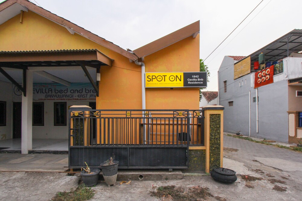 SPOT ON 1842 Cevilla Bnb Residence