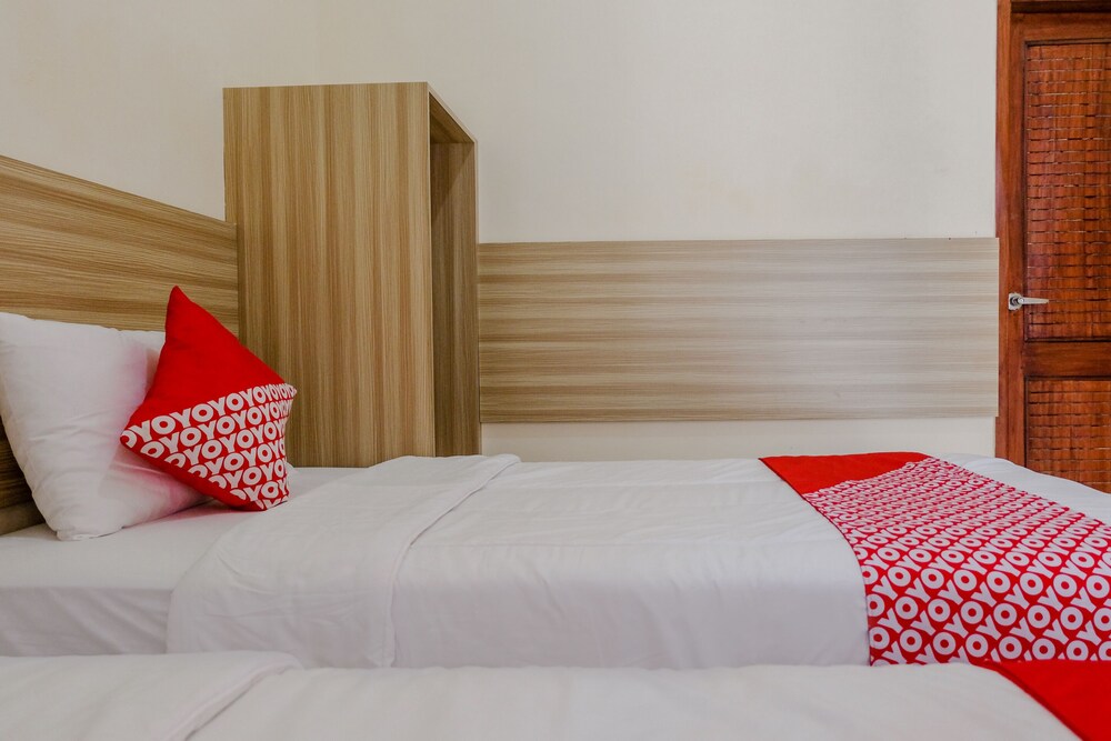 El Reyshi Family Residence by OYO Rooms