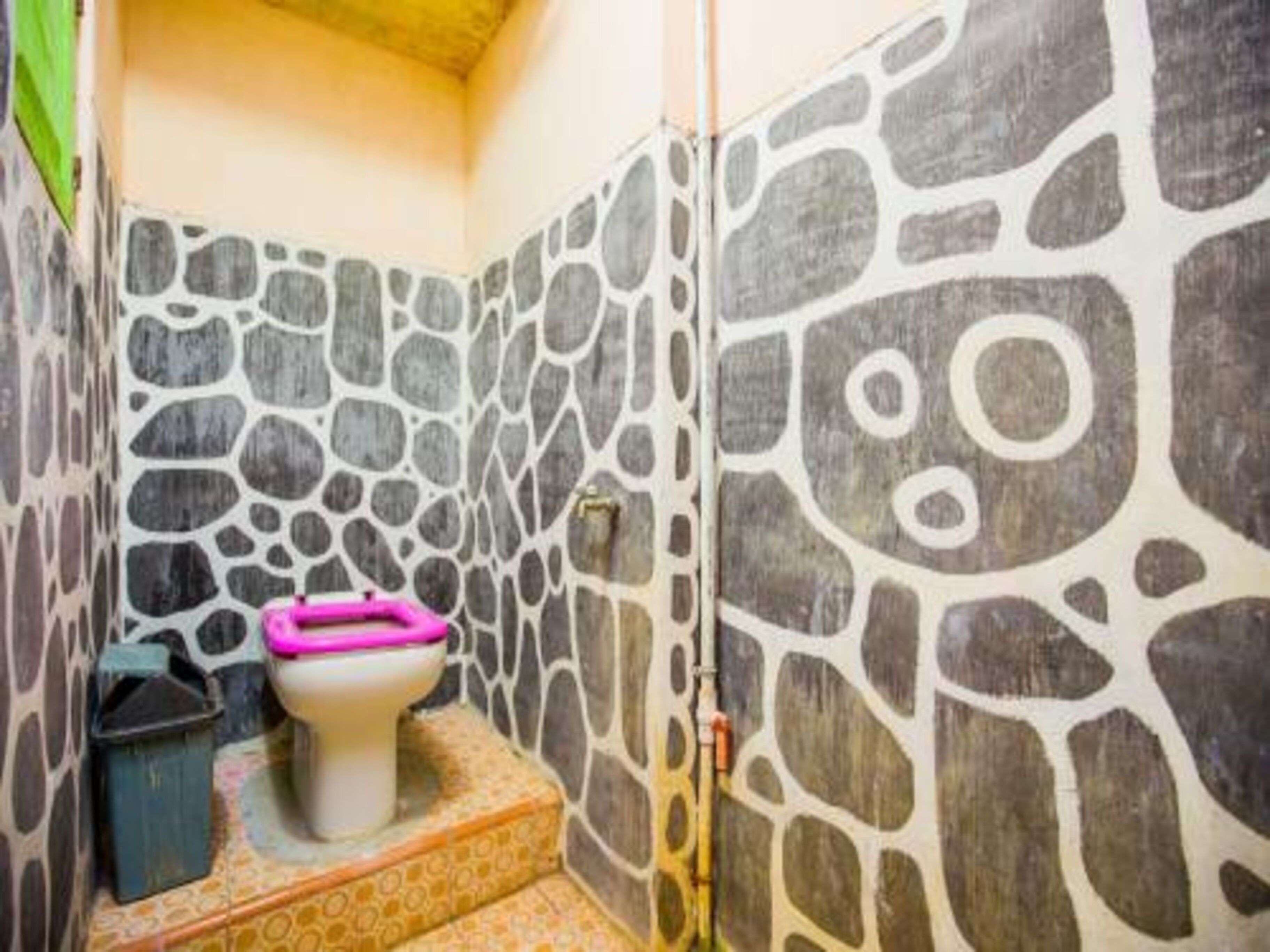 Spot On 1762 Gandrung Payungan Family Inn