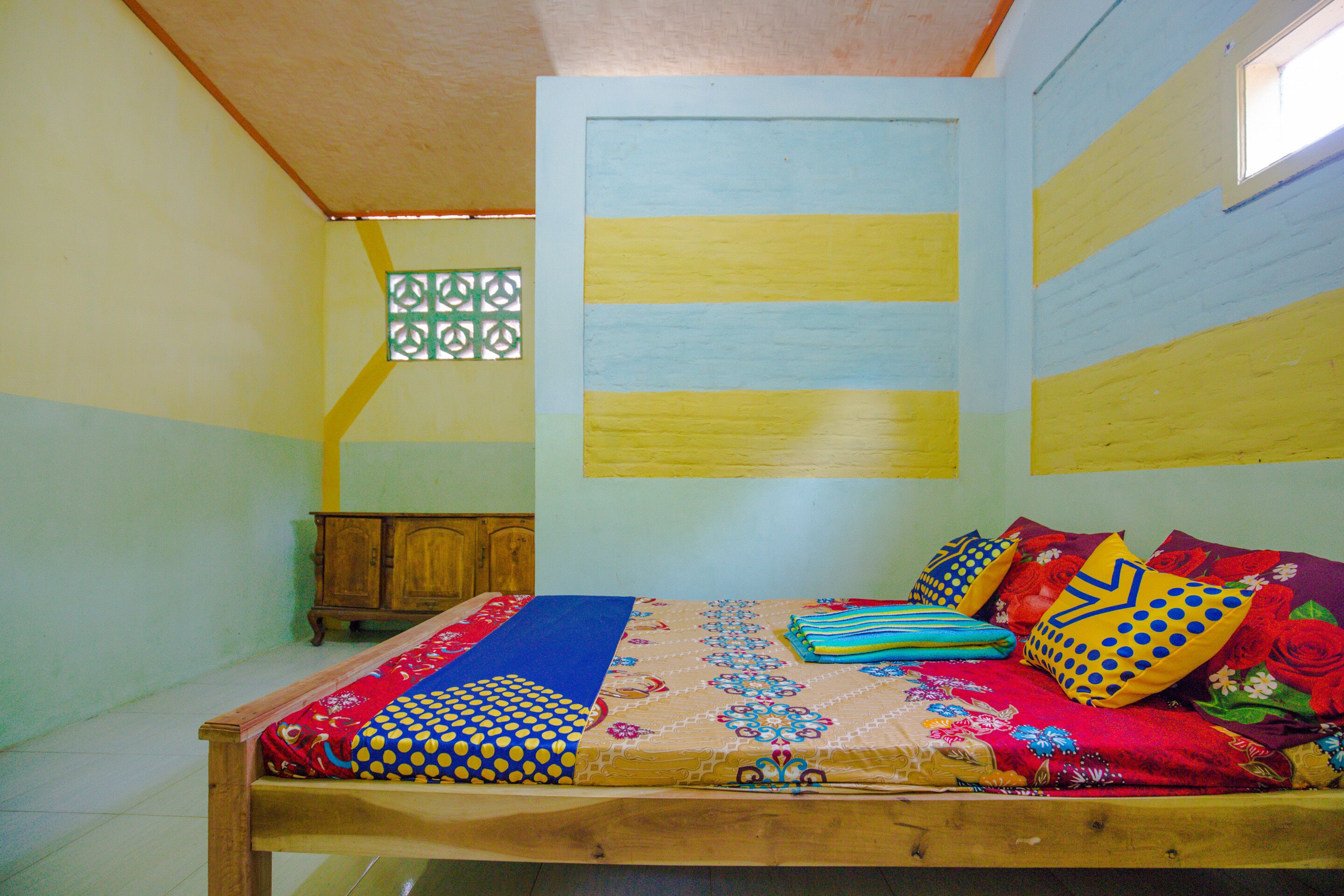 Spot On 1762 Gandrung Payungan Family Inn