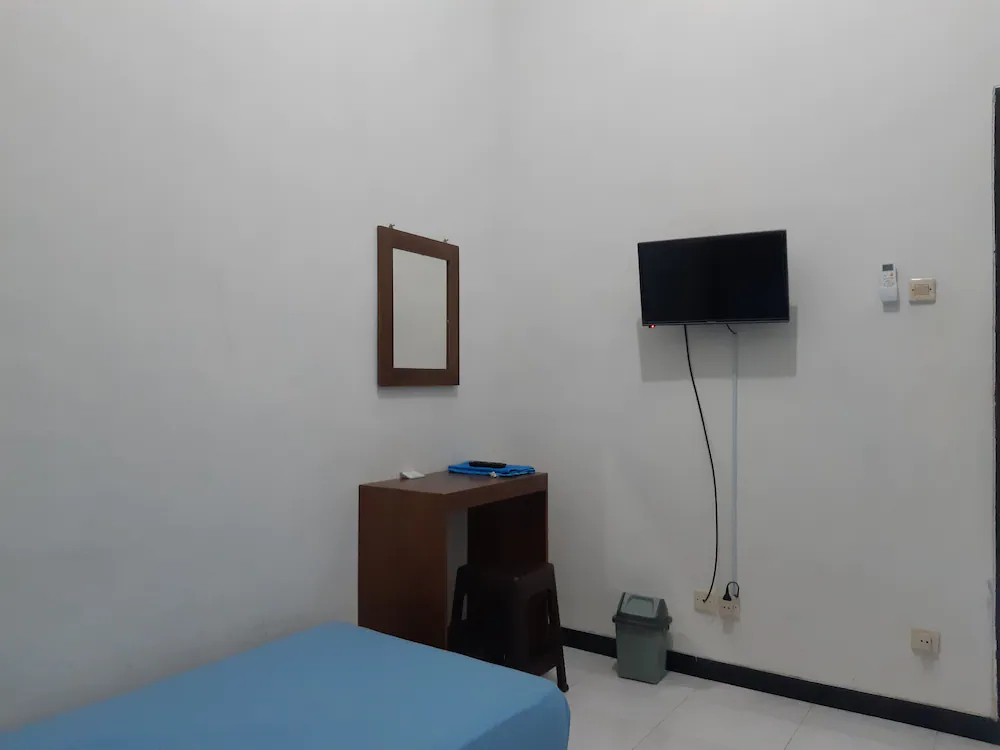 Godong Family House by OYO