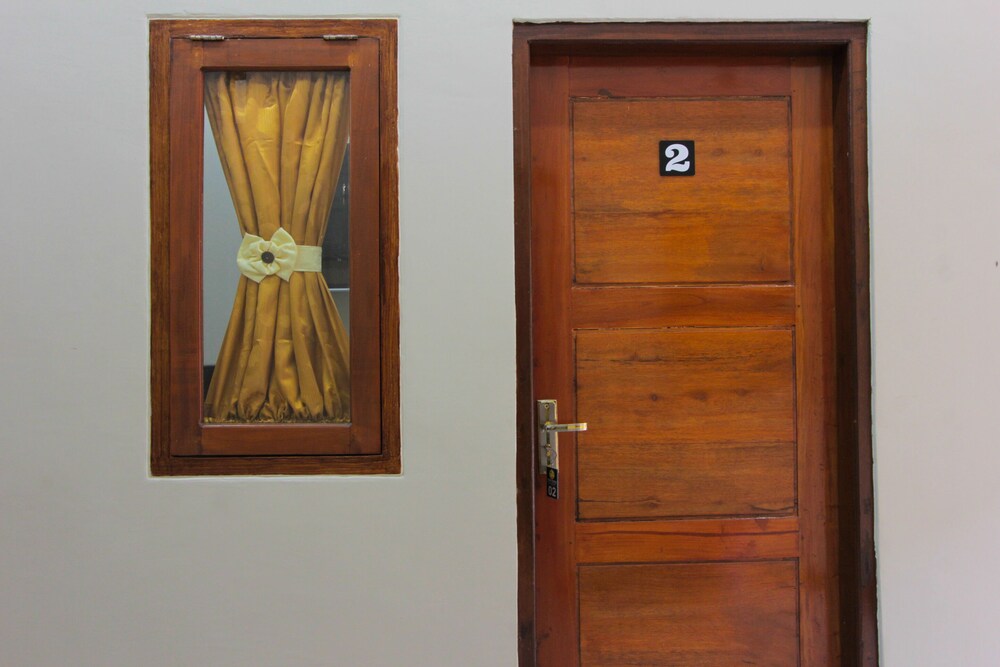 Hifana Residence by OYO Rooms