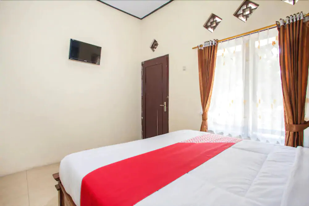 Ijen Resto and Guesthouse by OYO Rooms