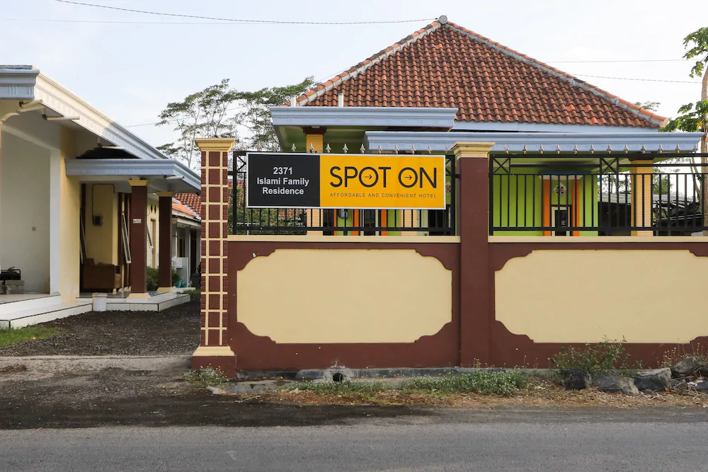 Islami Family Residence by SPOT ON