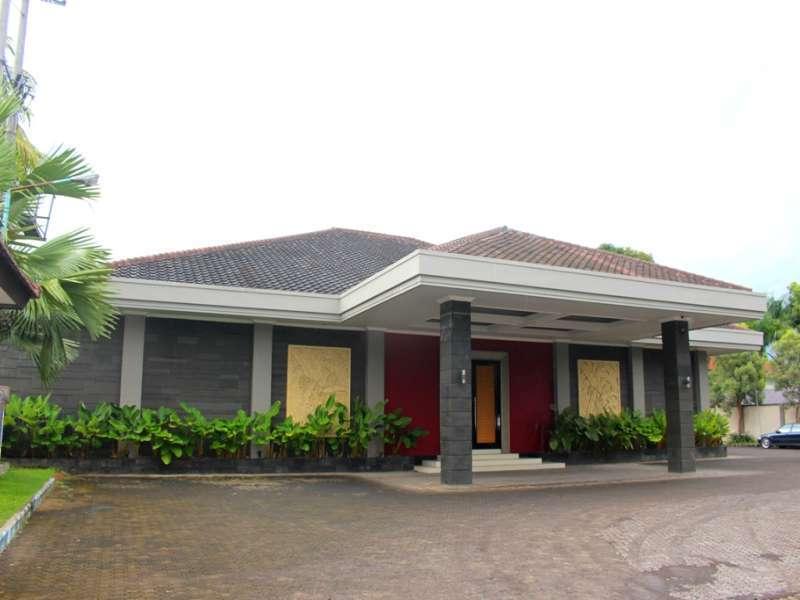 New Surya Hotel