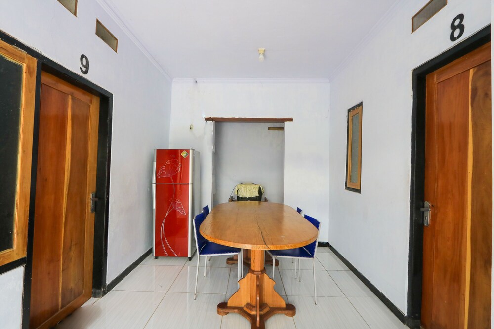 Pesona Guest House by OYO Rooms