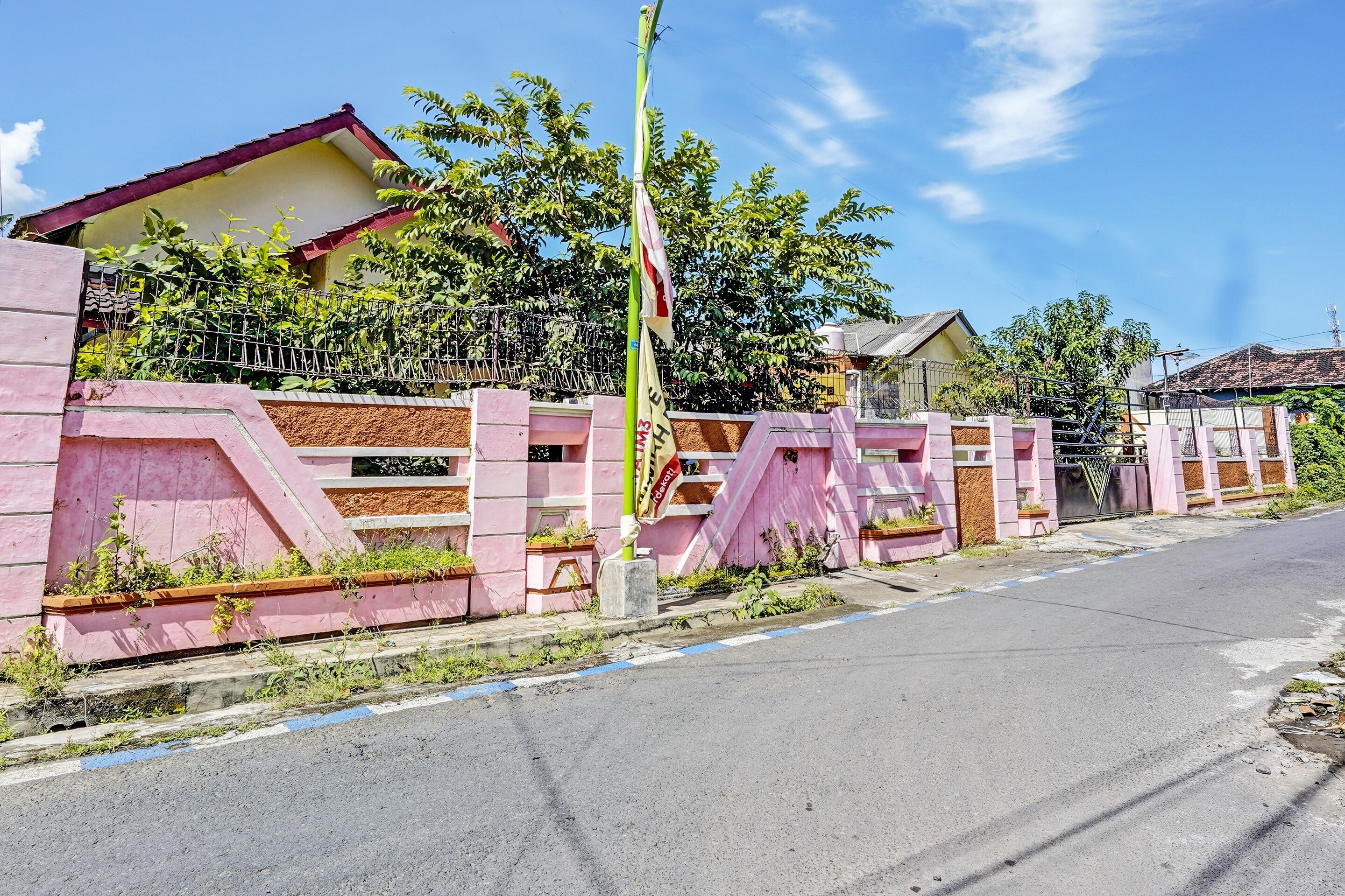 Spot On 92372 Rinda Homestay Syariah & Resto