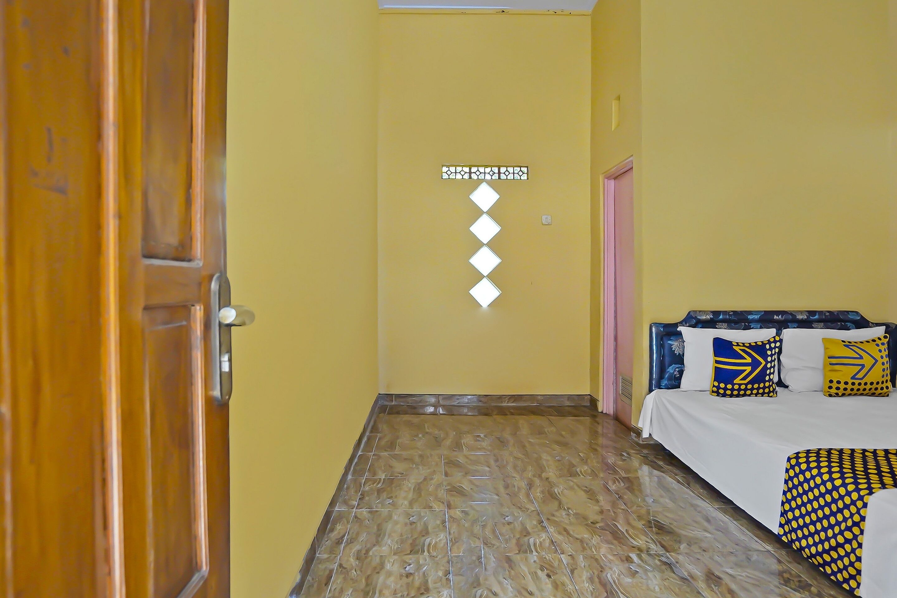 Spot On 92476 Sobat Ijen Traveller Homestay