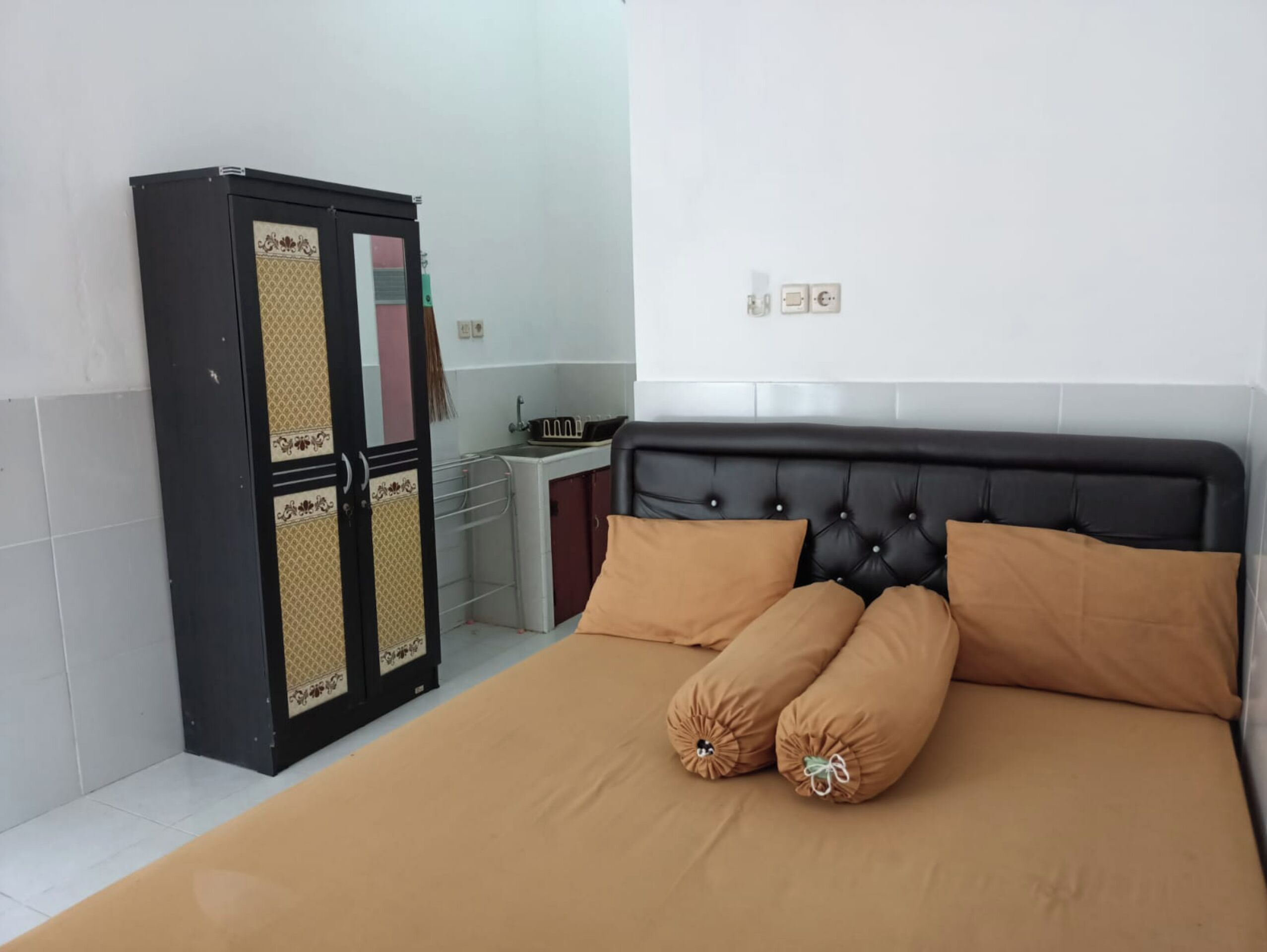 SPOT ON Lili Kost Syariah