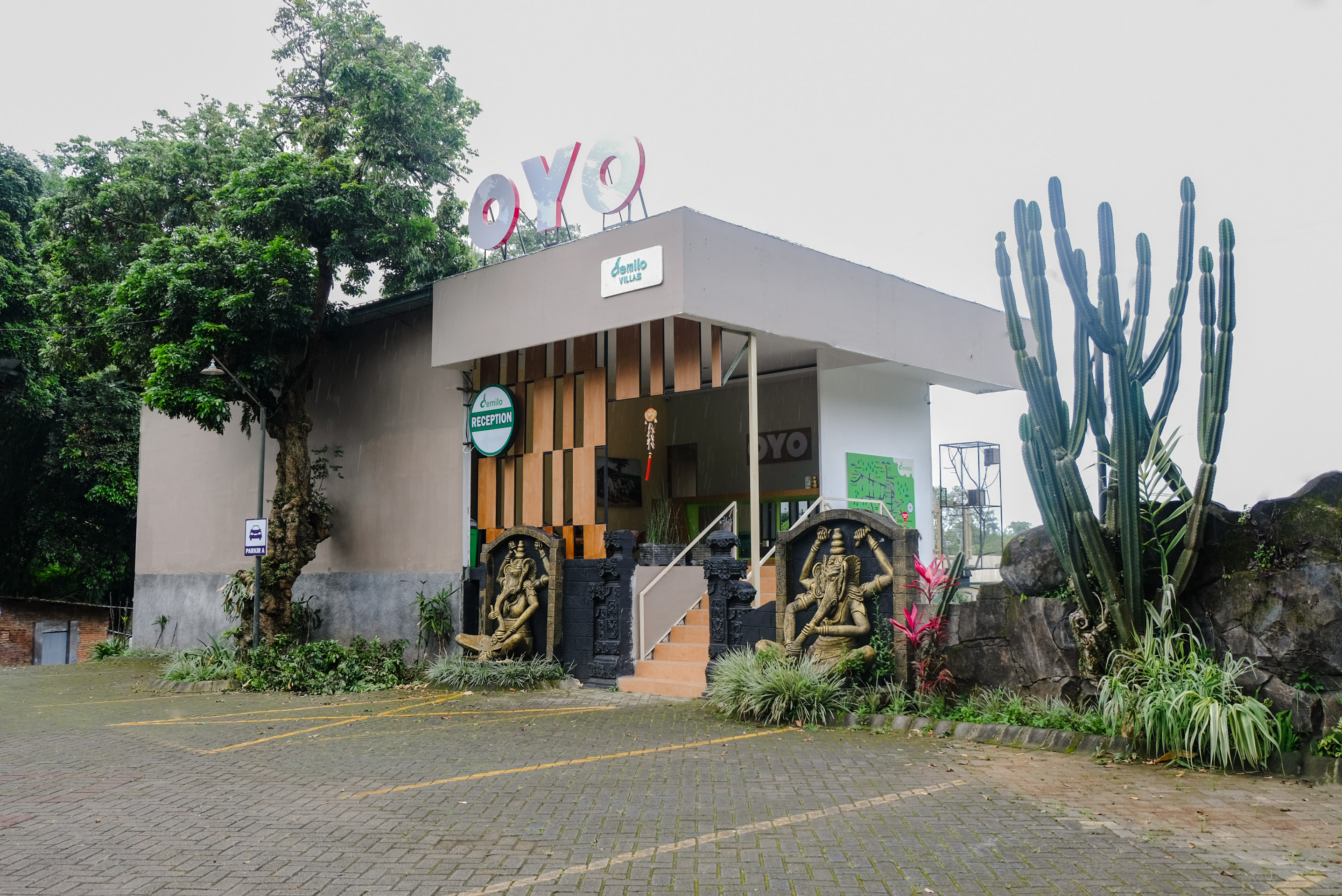 Demilo Inn