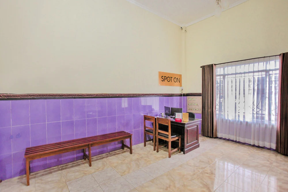 Graha Batu Mulia by OYO Rooms