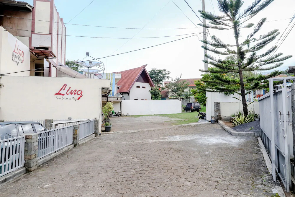Ling Redpartner Near Jawa Timur Park 2