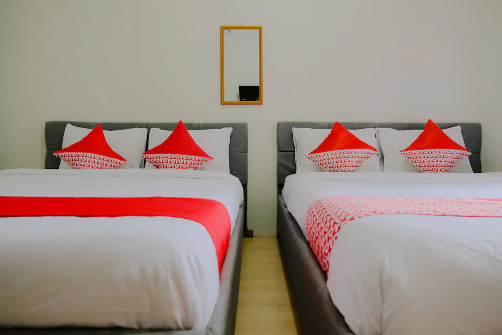 Tiara Family Residence by OYO Rooms