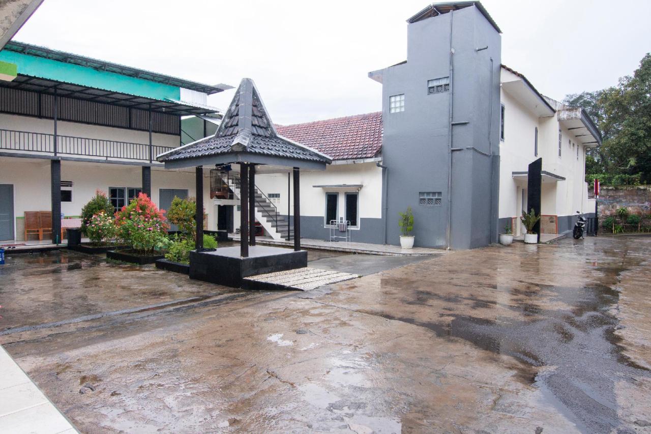 Villa Aisya by OYO Rooms