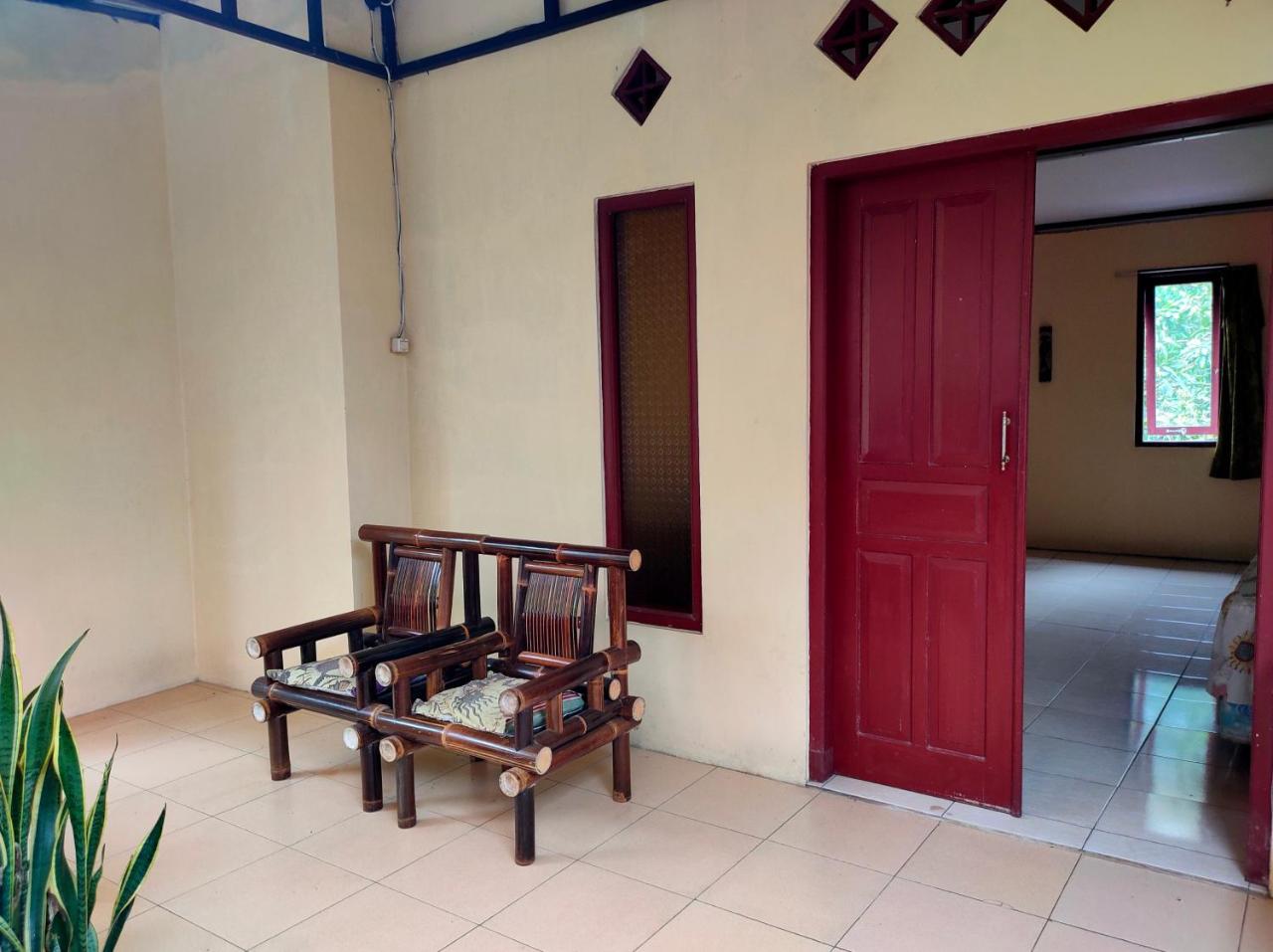 Hotel Anita Baturaden Mitra RedDoorz