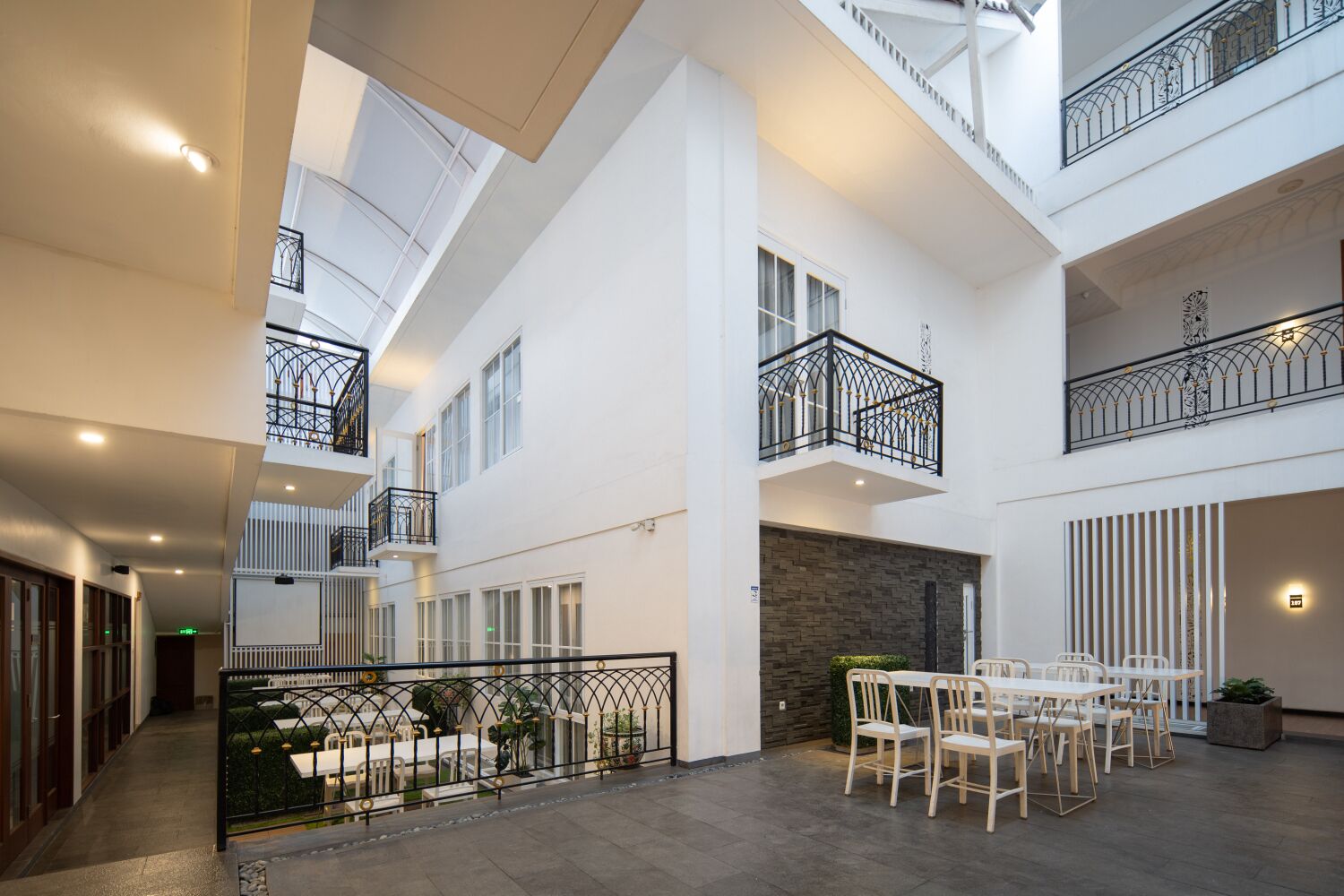 Cove Bening Boutique