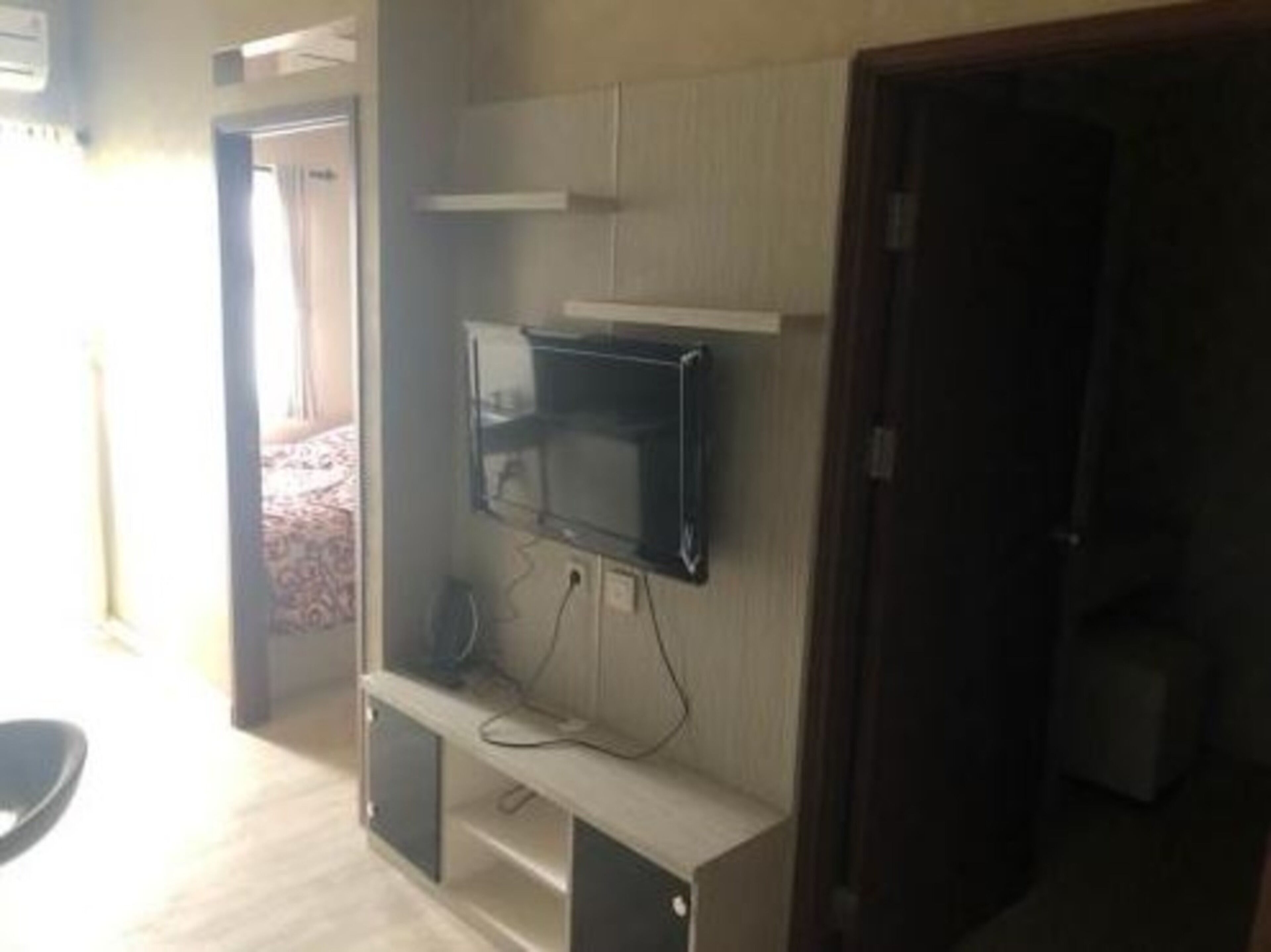 Kemang View Apartment by Kamara Rooms