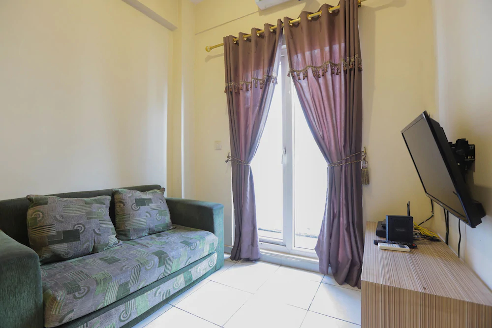 Lauv Room Grand Centerpoint by OYO Rooms