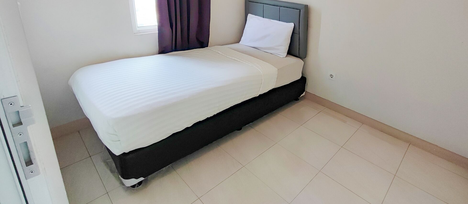 Ruang Nyaman At The Springlake Summareco Bekasi