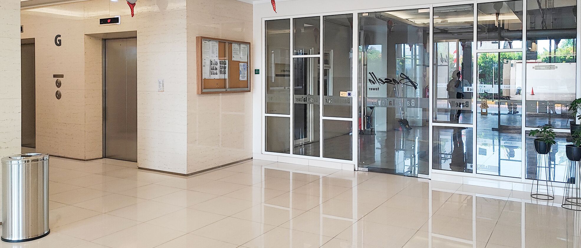 Ruang Nyaman At The Springlake Summareco Bekasi