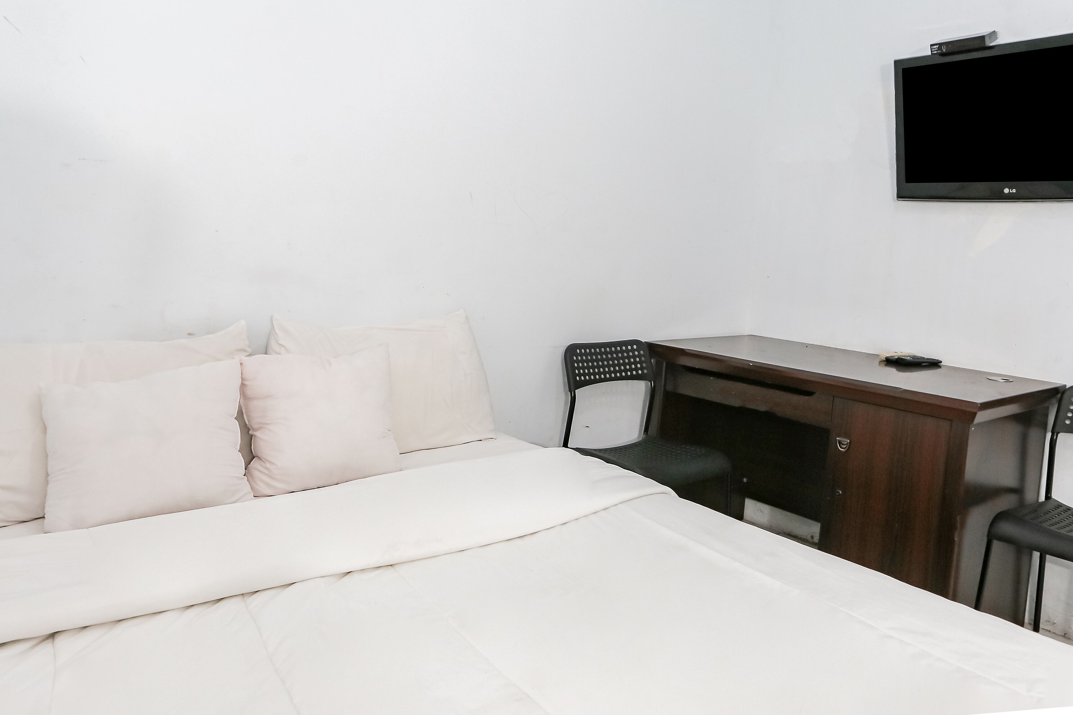 Spot On 93515 Pulo Gebang Guest House