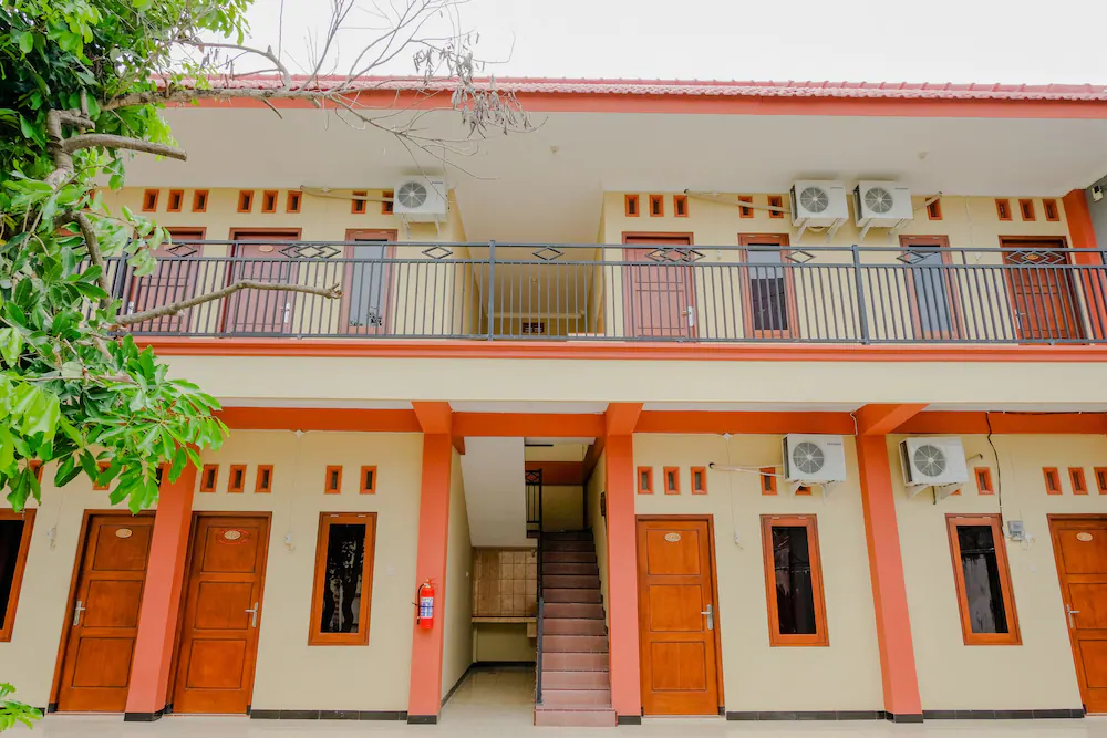 Panderman Residence by OYO Rooms