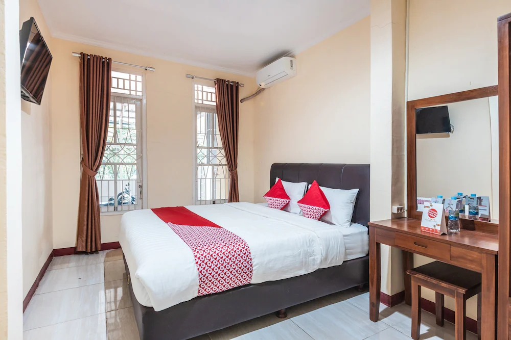Aquina House By OYO Rooms