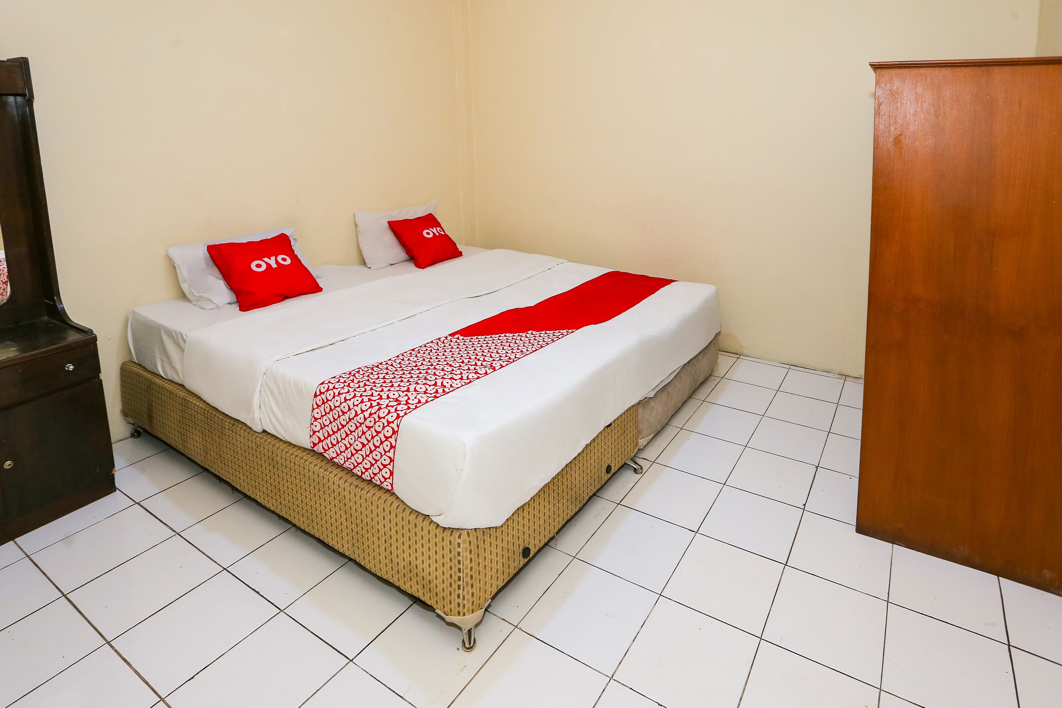 Capital O 93349 Hotel Gondangdia