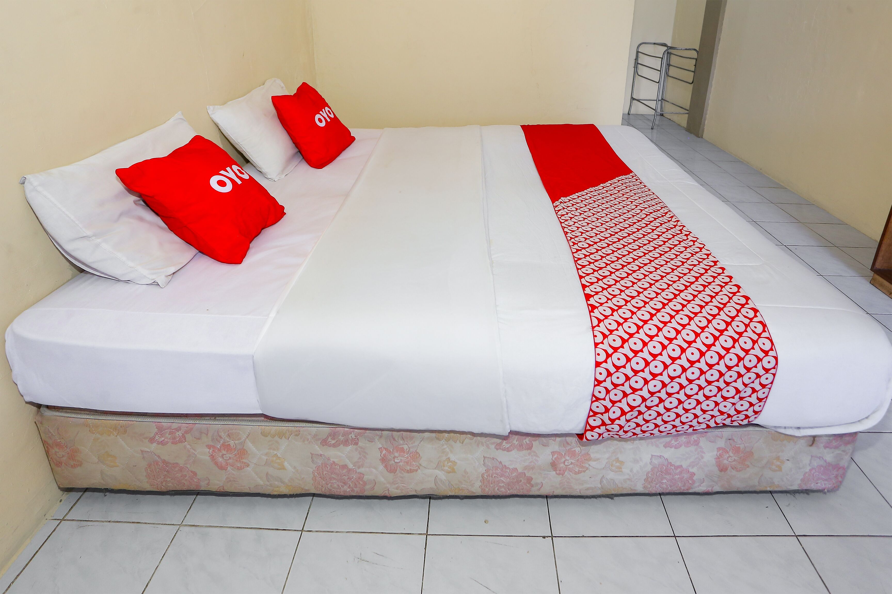 Capital O 93349 Hotel Gondangdia